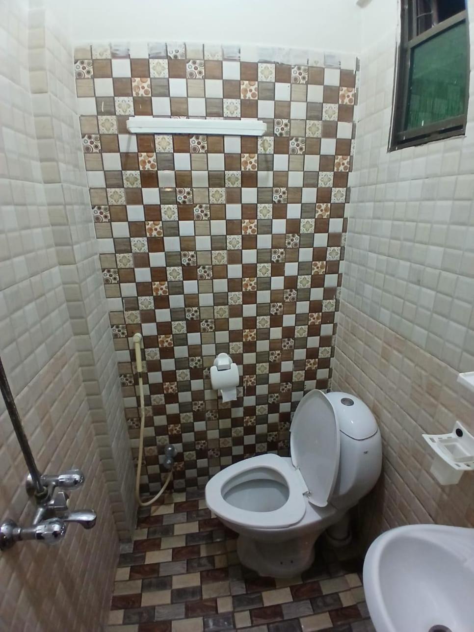 Goho Rooms Badar Карачи Екстериор снимка